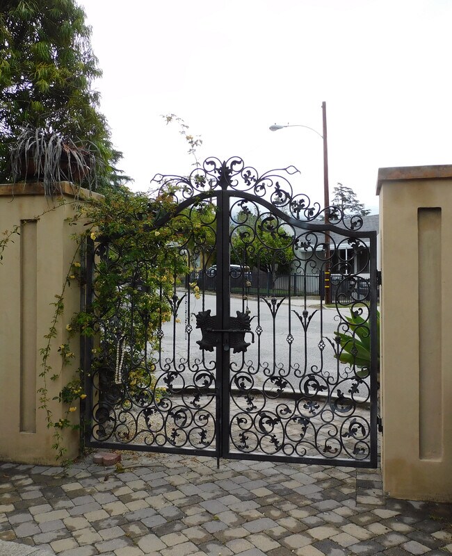 Building Photo - 56 La Venezia Ct