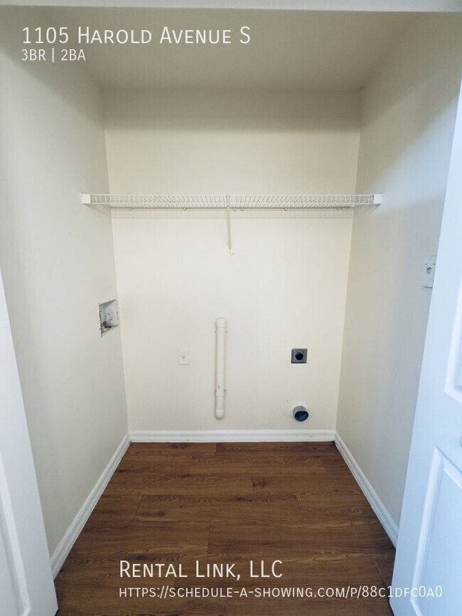 Building Photo - 1105 Harold Ave S