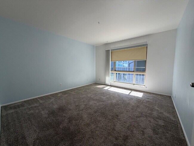 Building Photo - Spacious 2-Bedroom Condo with Fireplace, Private Patio & In-Unit Laundry in DTC!