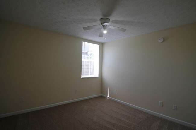 Building Photo - 639 Miles Rd