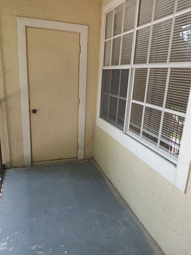 Building Photo - $500 OFF FIRST MONTH FOR THIS 2 BEDROOM 1 ...