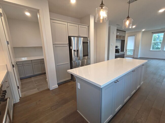 Building Photo - Coming Soon ? Bright, Modern Living in Sunnyvale