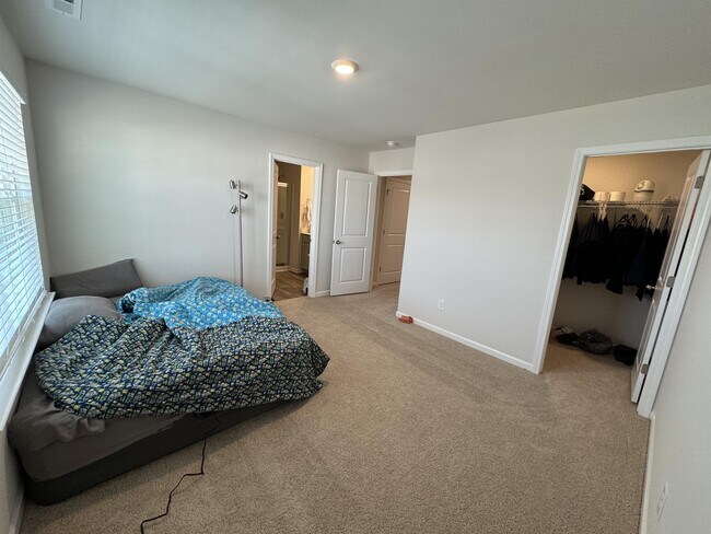 Building Photo - 4109 Laurel Rdg Dr