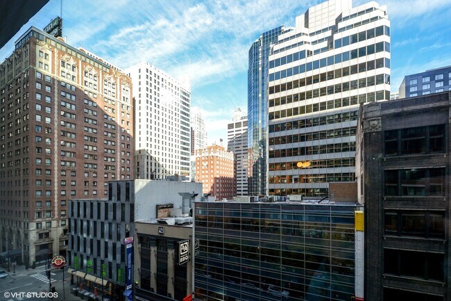 Building Photo - 211 E Ohio St