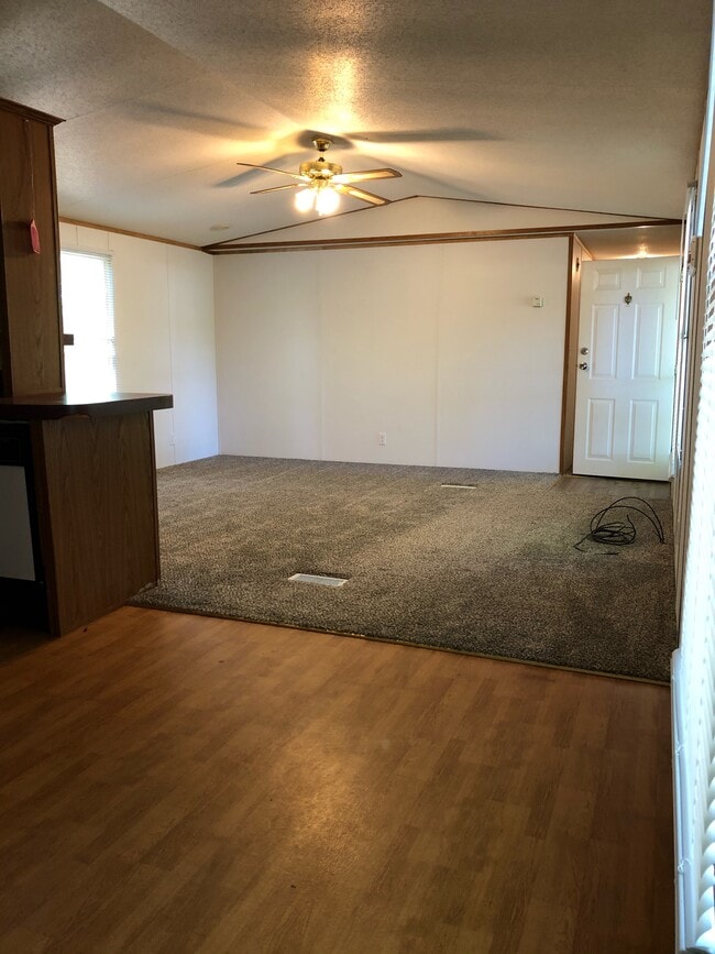 Building Photo - 1406 FM593