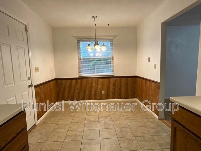 Building Photo - 23 Innsbruck Ln