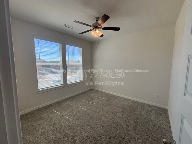 Building Photo - 4802 W Planetree St