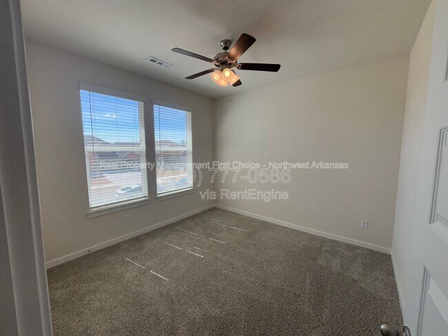 Building Photo - 4802 W Planetree St