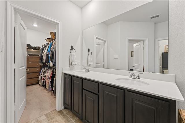 Building Photo - 585 Concho St