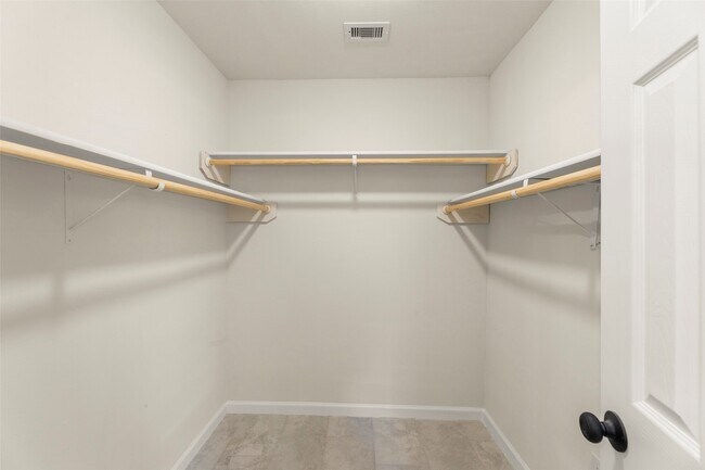 Building Photo - 22019 Kenchester Dr