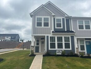 Building Photo - 484 Ml Pk Wy