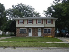 Building Photo - 242