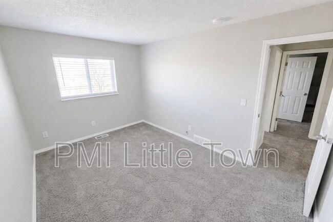 Building Photo - 1670 N Halifax Wy