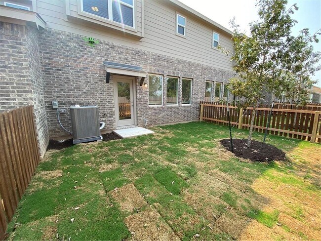 Building Photo - 17200 Crane Fly Dr