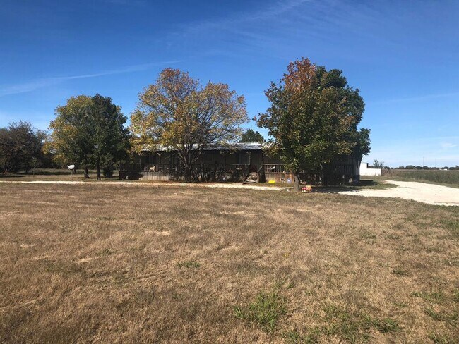 Building Photo - 393 Buck Creek Rd