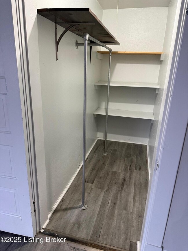 Building Photo - 1002 Charles St