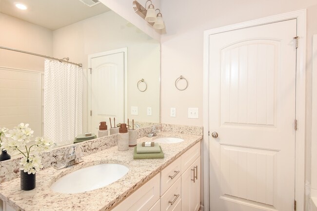 Building Photo - 243 Riley Cir