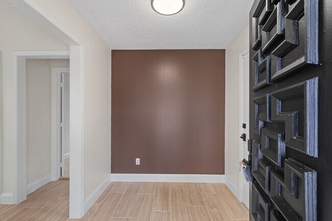 Building Photo - 15034 Rose Valley Dr