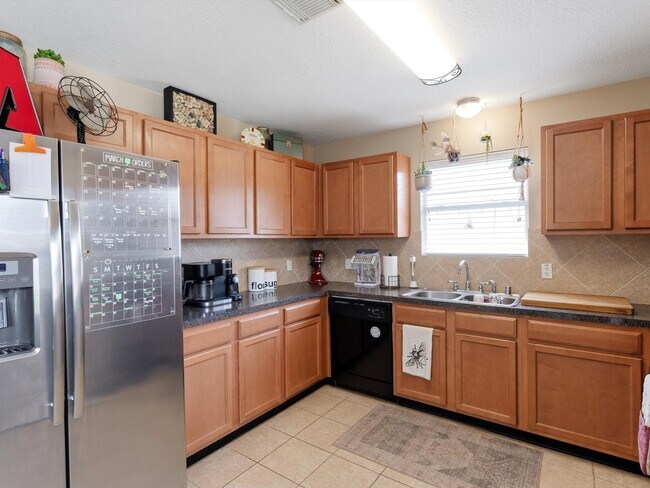 Building Photo - 15811 Sarasam Creek Ct