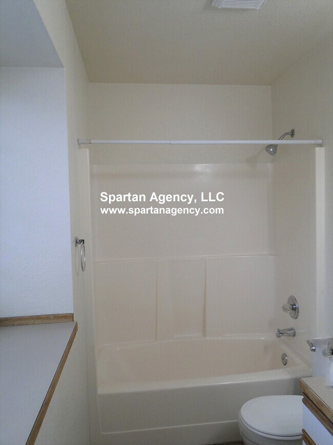 Building Photo - 131 23rd Ave SE