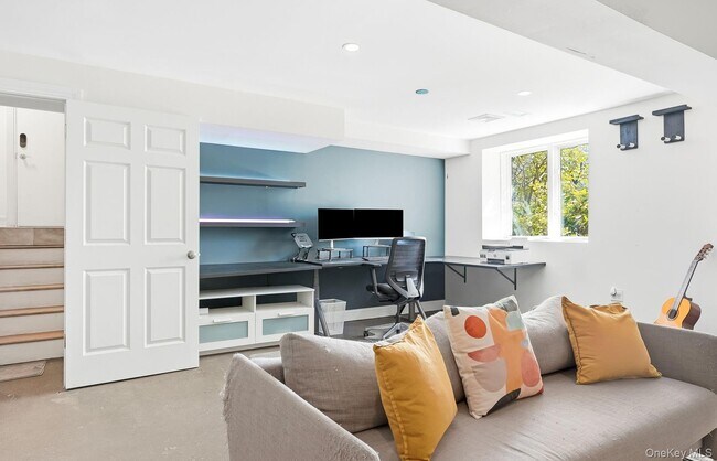 Building Photo - 60 Hillside Ln