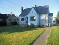 Building Photo - Charming 3 Bedroom Home
