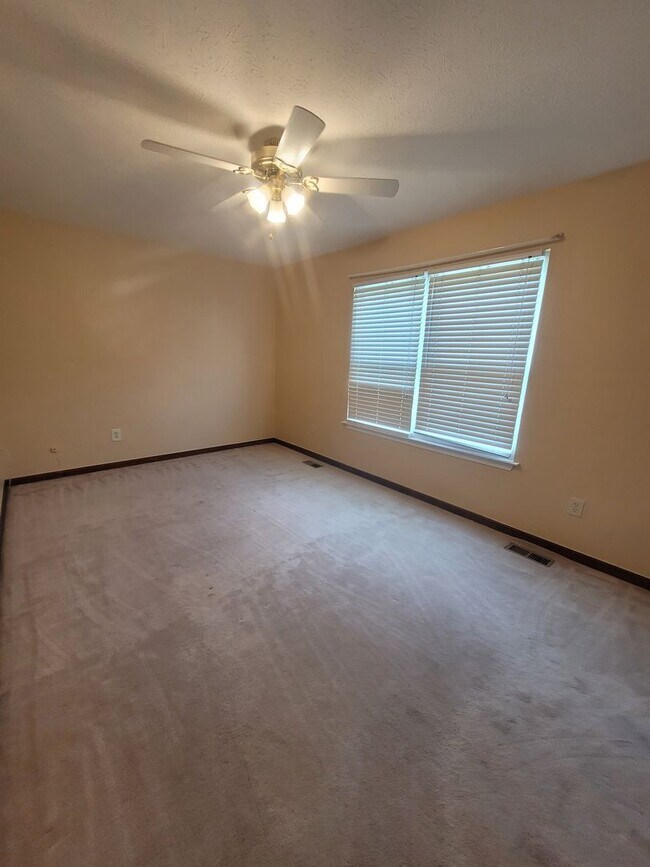 Building Photo - 244 Vicky Ct