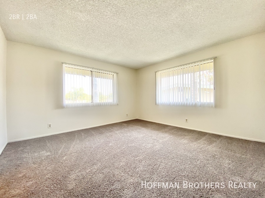 Building Photo - 815 Centinela Ave
