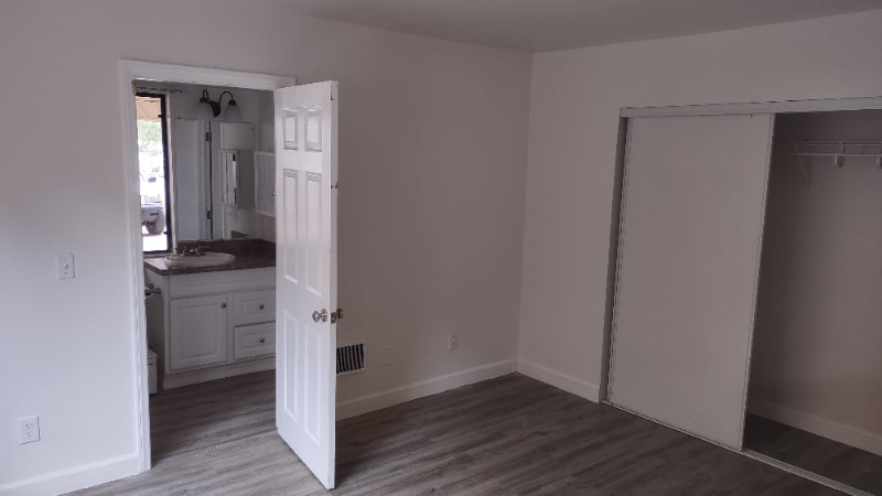 Building Photo - 18988 Via Pamela