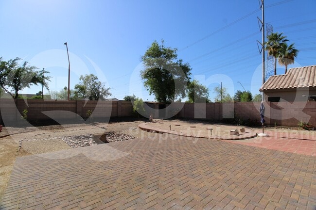 Building Photo - 7074 S Heather Dr