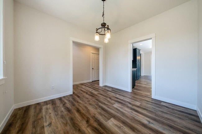 Building Photo - 2956 NW Chardonnay Ln