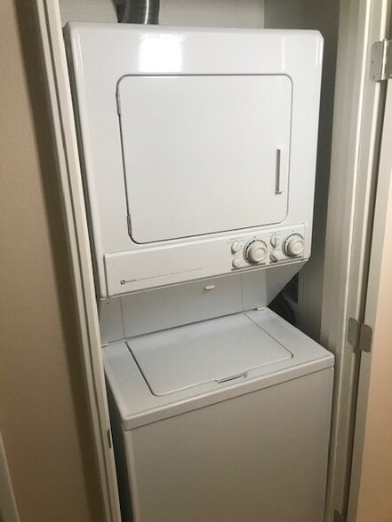 Building Photo - 7436 E Chaparral Rd