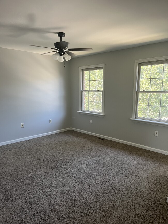 Building Photo - 4169 Kittatinny Dr