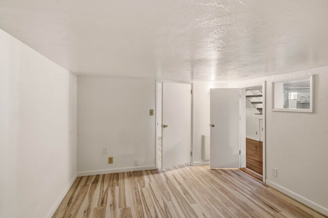 Building Photo - 248 Walker Ave