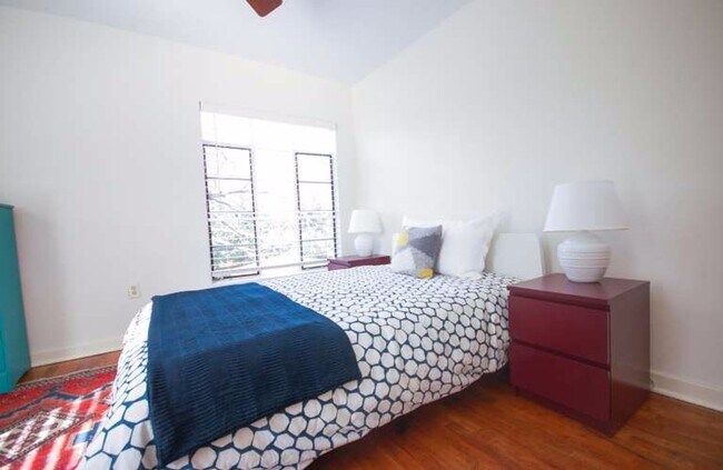 Building Photo - J01