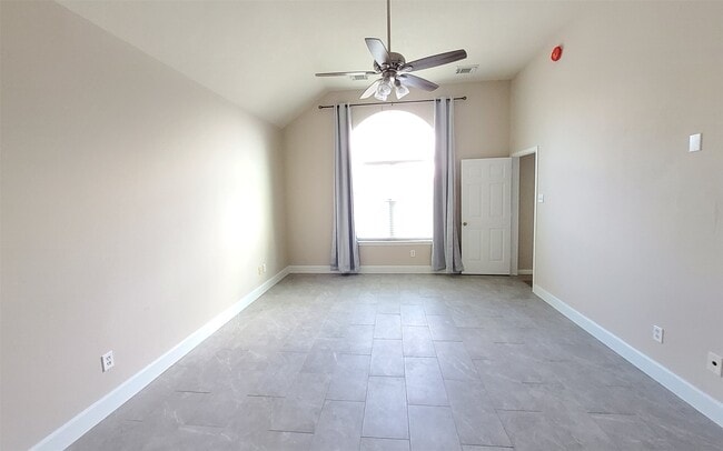 Building Photo - 2906 Humble Dr