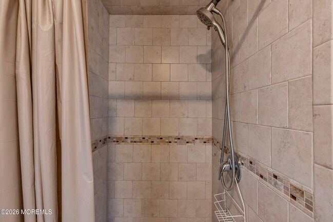 Building Photo - 21 Peterson Ln