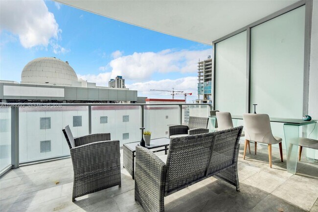 Building Photo - 851 NE 1st Ave