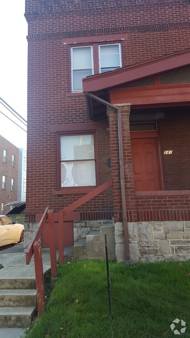 Building Photo - 239-241 e 12th Ave