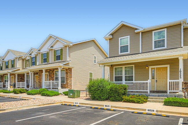 Building Photo - Fountain Townhome
