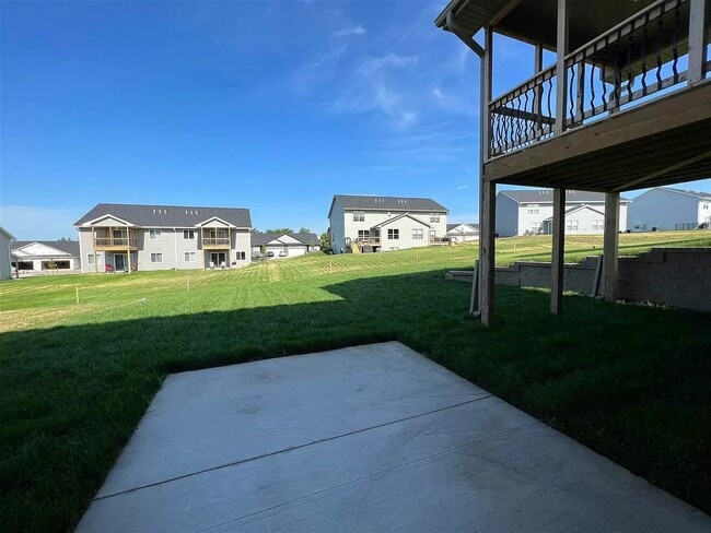 Building Photo - 707 Creekside Dr