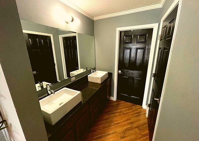 Building Photo - 5339 Peach Blossom Blvd