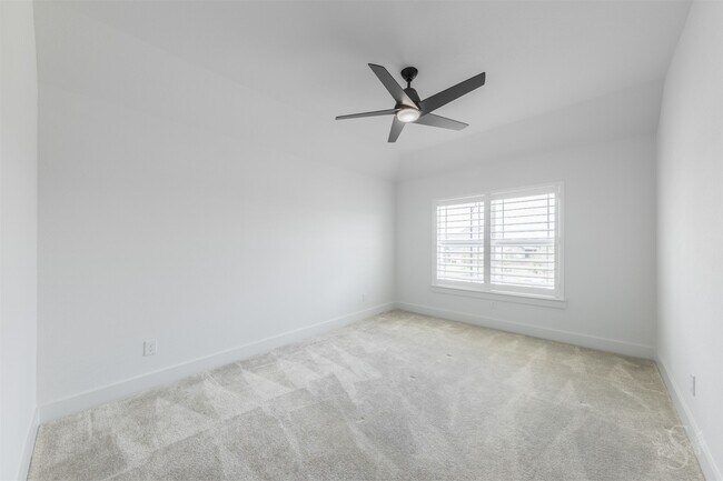 Building Photo - 7526 Sunny Oak Ln