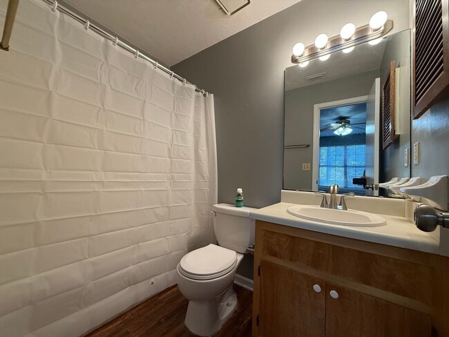 Building Photo - 2/2 in NE Tallahassee with a fenced yard!