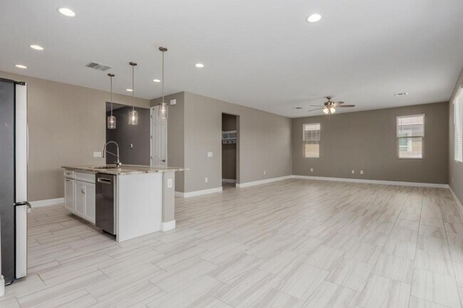 Building Photo - 6711 E Via Arroyo Largo