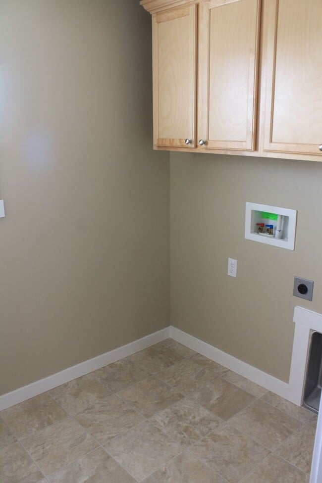 Building Photo - Southeast Boise Rental - Close to Micron