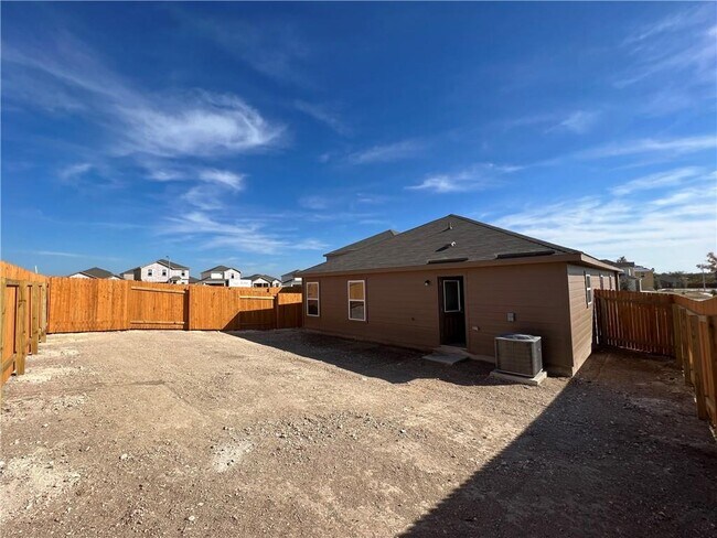 Building Photo - 364 Crescent Park Dr
