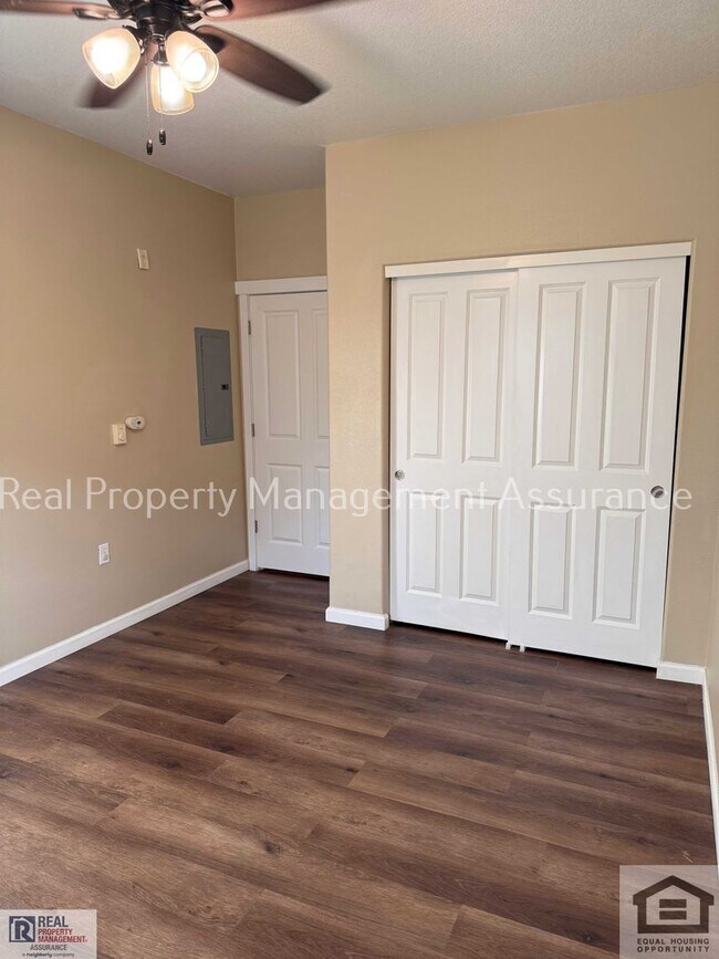 Building Photo - 10651 NE Red Wing Way