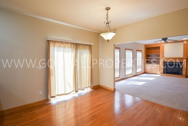 Building Photo - Executive Home with 4 Bedrooms, 2.5 Bath I...