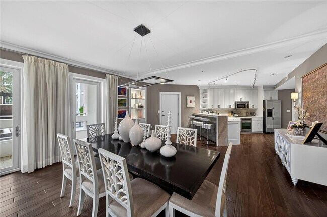 Building Photo - 455 E Palmetto Park Rd